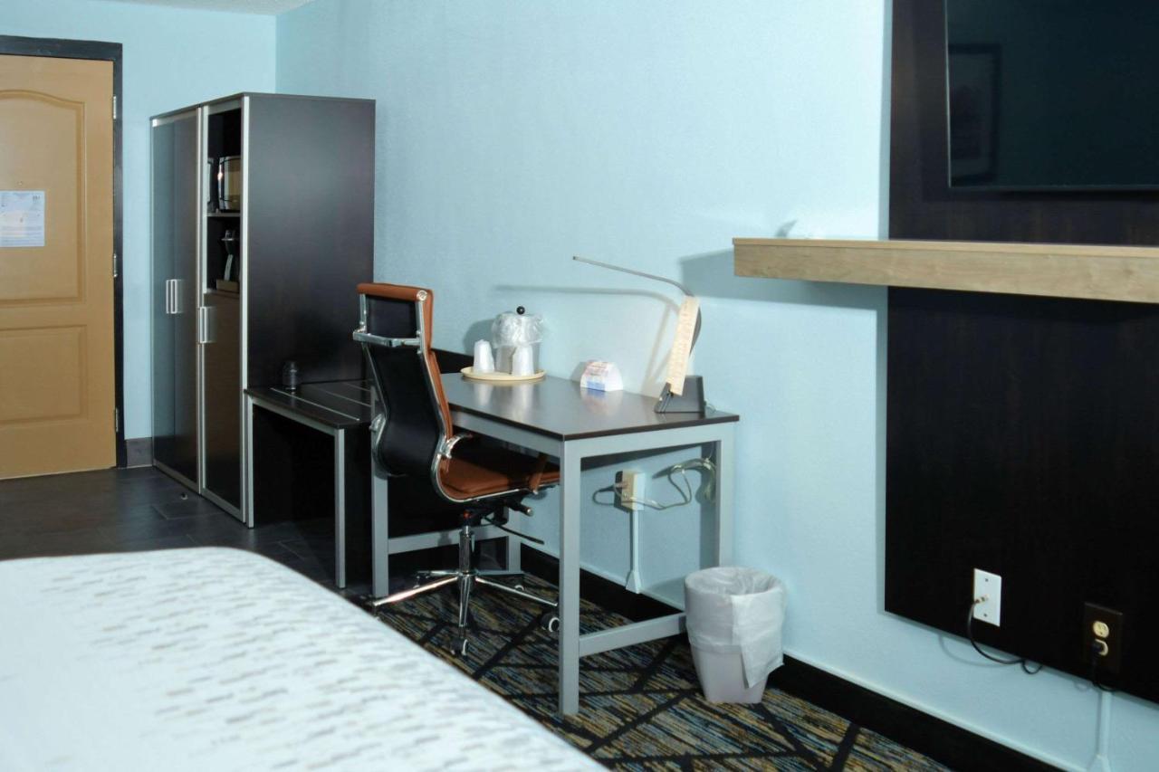 Clarion Pointe Jacksonville Near Camp Lejeune Ngoại thất bức ảnh